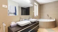 Prodaja se vila, ki je le streljaj od Dončićeve (GALERIJA)