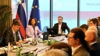 Vlada na seji v Luki Koper podprla projekt dvigala na Markovec
