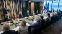 Vlada na seji v Luki Koper podprla projekt dvigala na Markovec
