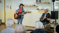 Predsedniku vlade v DSO Izola zapela tudi Marjetka Popovski (GALERIJA)