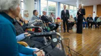 Predsedniku vlade v DSO Izola zapela tudi Marjetka Popovski (GALERIJA)