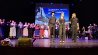 Med nebom in zemljo: "Vsi so gledali svet, vsi so videli svet"