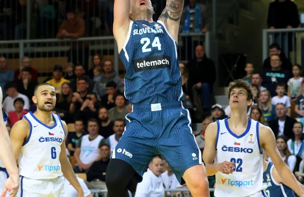 Slovenija v Kopru z odličnim drugim polčasom do visoke zmage nad Če&scaron;ko (FOTO)