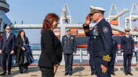 Francoska mornarica se v Kopru razkazuje z ladjo Loire (FOTO)