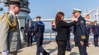 Francoska mornarica se v Kopru razkazuje z ladjo Loire (FOTO)