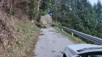 Močan veter povzroča težave tudi v Zgornjem Posočju in na Cerkljanskem
