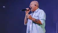 Nekdo je ubil Spider-mana: Max Pezzali razprodal Bonifiko (FOTOGALERIJA)
