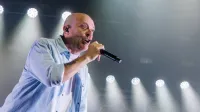 Nekdo je ubil Spider-mana: Max Pezzali razprodal Bonifiko (FOTOGALERIJA)