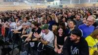 Nekdo je ubil Spider-mana: Max Pezzali razprodal Bonifiko (FOTOGALERIJA)