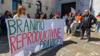 V Kopru znova o pravici do splava: "Rodimo, ko želimo"