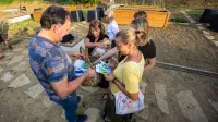 Urbani vrtovi: Poleg svežih cuket &scaron;e druženje ob gredicah (FOTOGALERIJA)
