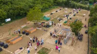 Urbani vrtovi: Poleg svežih cuket &scaron;e druženje ob gredicah (FOTOGALERIJA)