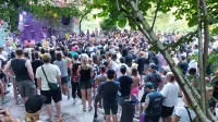 Punk rock med udarnimi sporočili in namakanjem v Soči