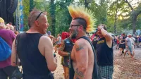 Punk rock med udarnimi sporočili in namakanjem v Soči