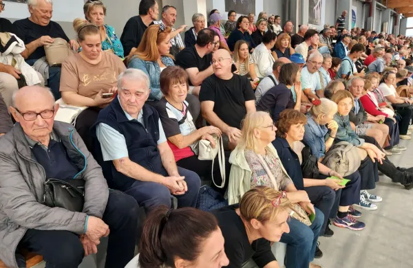 Solkanci na zboru krajanov o prometu in parkiranju