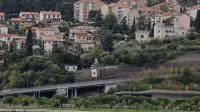 Proslavo ob dnevu suverenosti zasenčili žvižgi. Protestnico oglobili za 1750 evrov.