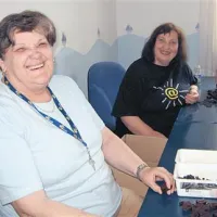 Danica (levo) in Vijolica pravita, da je Barčica prava terapija za ljudi s težavami v duševnem zdravju