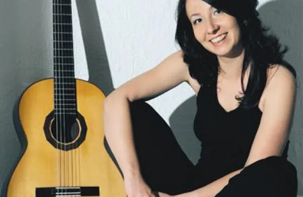 Mlada črnogorska kitaristka Bojana Brajovič