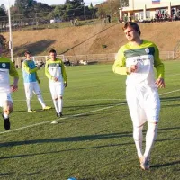 Slovenski reprezentanti so včeraj trenirali tudi pred peščico navdušenih navijačev (v ozadju)