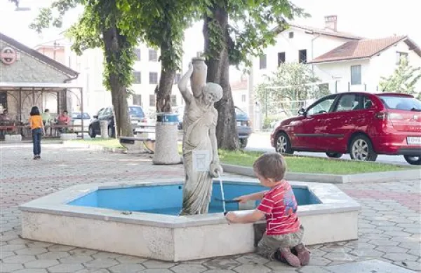 Za oskrbo z vodo in kanalizacijo bodo tudi v divaški občini plačevali omrežnino