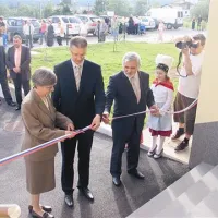 Trak so prerezali (z leve) ravnateljica Branka Špende Mandić, minister Igor Lukšič in župan Anton Šenkinc