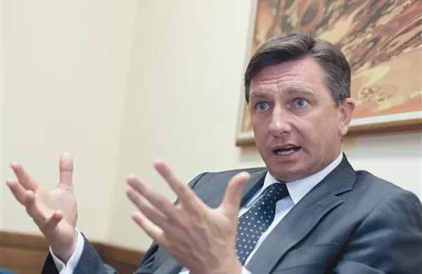 Premier Pahor želi iz študentov narediti zaveznike