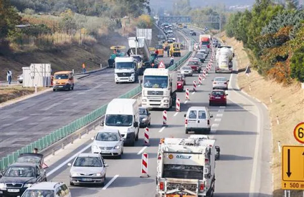 Poleti gradbinci že tradicionalno poslušajo pritožbe nejevoljnih voznikov