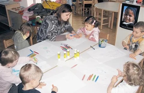 Mavrica je bila zgrajena za štiri, a je v njej že šest oddelkov 