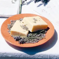 Končni cilj društva ni le pridelava sivke, temveč izdelki iz nje z večjo dodano vrednostjo, kot je milo 