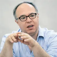 Charles Esche je na šesto izdajo U3 uvrstil dela 44 slovenskih umetnikov