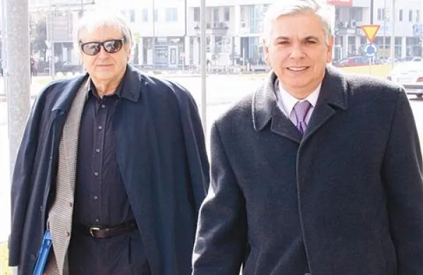 Aldo Krejačič (levo) z odvetnikom Gregorjem Velkaverhom