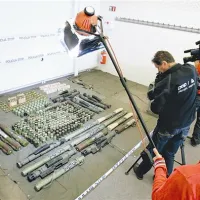 Iz skladišča uprave za zaščito in reševanje so ukradli 22 raketometov, 684 pogonskih nabojev za tromblonske mine in 36 ročnih bomb