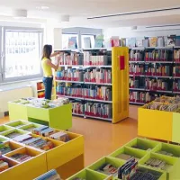 V prenovljenih prostorih knjižnice Bena Zupančiča se dobro počutijo bralci in zaposleni