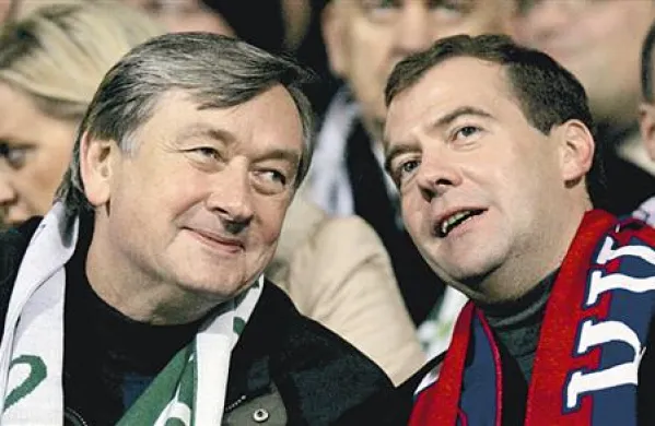 Tako si je Türk z ruskim predsednikom Medvedjevim, ogledal tekmo, ki je odločila o uvrstitvi na svetovno prvenstvo