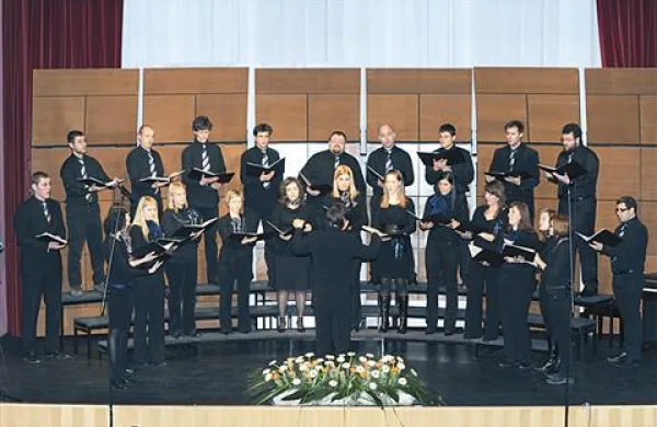 Zaključni koncert Komornega zbora Grgar