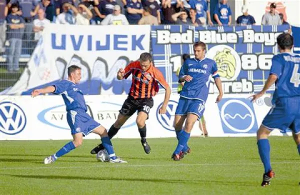Zadnji uradni obračun katerega od primorskih moštev z Dinamom je bila v sezoni 2004/2005, ko se je z Zagrebčani v prvem krogu pokala Uefa merilo ajdovsko Primorje