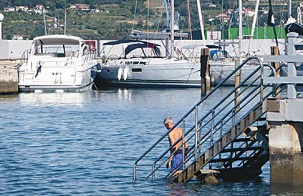 Rezervirano za kopalce!