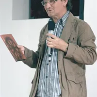Avtor fotografij v monografiji, posvečeni Ottaviu Štokovcu, je Jaka Jeraša