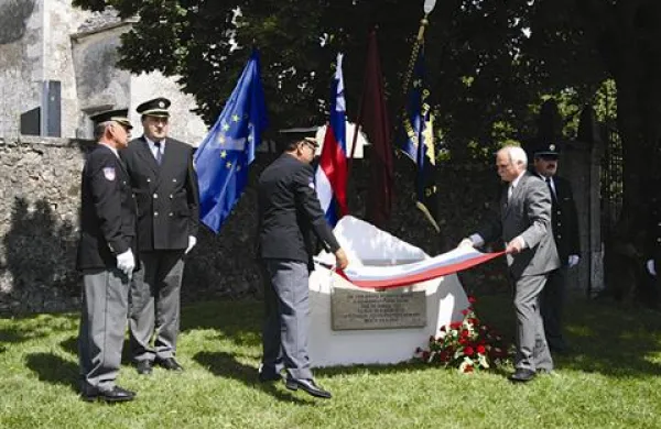 Po 19 letih odkrili skrivali&scaron;ča orožja
