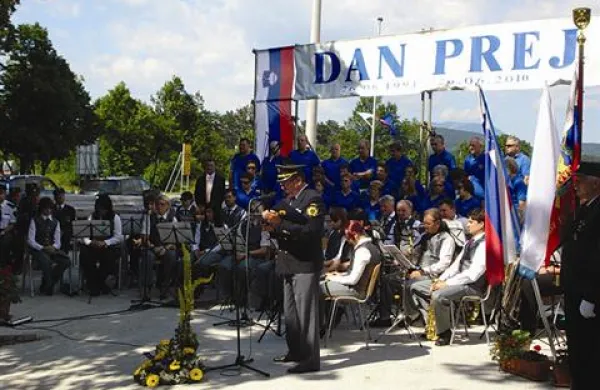 &ldquo;Dan prej je dejstvo&rdquo;