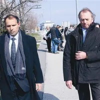 Dejan Markovič (levo) in Silvan Jakin sta  priprtemu poslancu preklicala pooblastilo 
