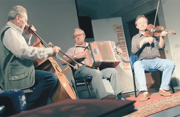 Ottaviu Štokovcu se je s koncertom poklonil  njegov Trio Kras