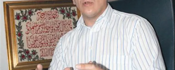 Zijad Svrako: “Vsi se ukvarjajo z burkami. Zame je to smešno. V naši državi med muslimani ni niti ene same burke. Tudi sicer nisem tu videl nobene burke. Pri nas pa so Slovenko oblekli v burko in jo potem spremljali s televizijsko kamero. Po drugi strani pa imamo ogromno skupnih problemov, ki bi jih morali rešiti, pa se z njimi sploh ne ukvarjamo. Zakaj toliko prahu zaradi problema, ki sploh ne obstaja?”