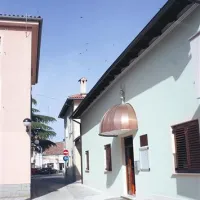 Nova koprska molilnica z bakreno orientalsko strehico nad vhodom