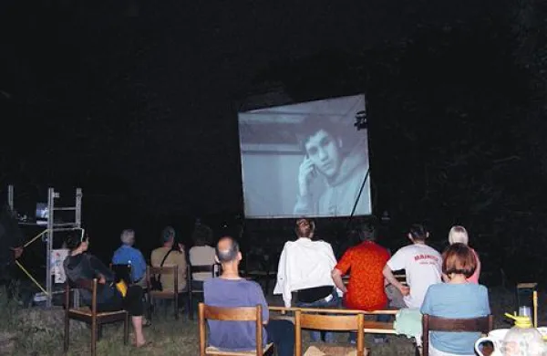 Občinstvo tridnevnega letnega kina so žal zdesetkale večerne plohe