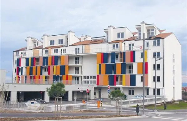 V študiji o izvedljivosti je kot edina slabost ustanovitve javnega stanovanjskega sklada navedeno povišanje najemnin za neprofitna stanovanja 