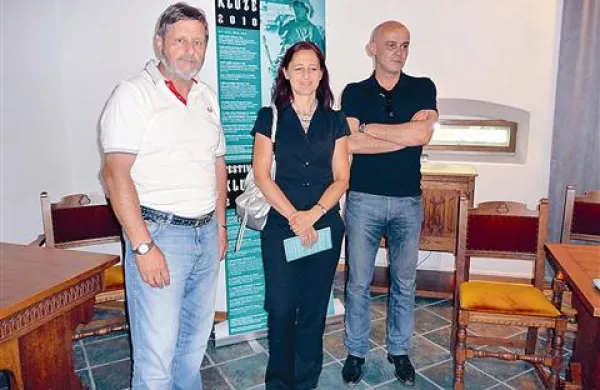 Organizatorji bovškega prireditvenega dogajanja - z leve: Robert Trampuž, Alenka Čopi in Damir Domitrović Kos  