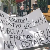  Študentje sporočajo 