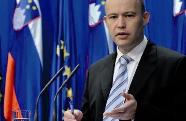Lahovnik ni več član Zaresa