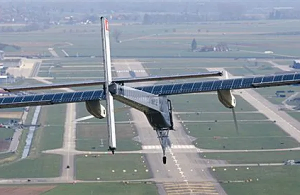 Letalo na sončni pogon Solar impulse
